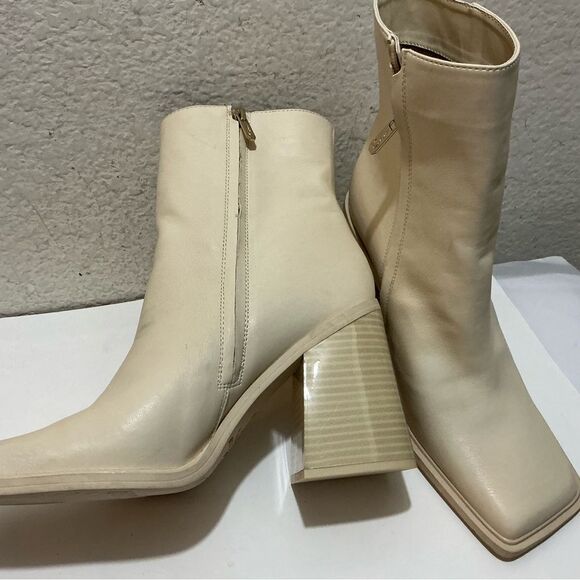 Circus by Sam Edelman Layla 2 Bootie in Modern Ivory - Picture 5 of 16